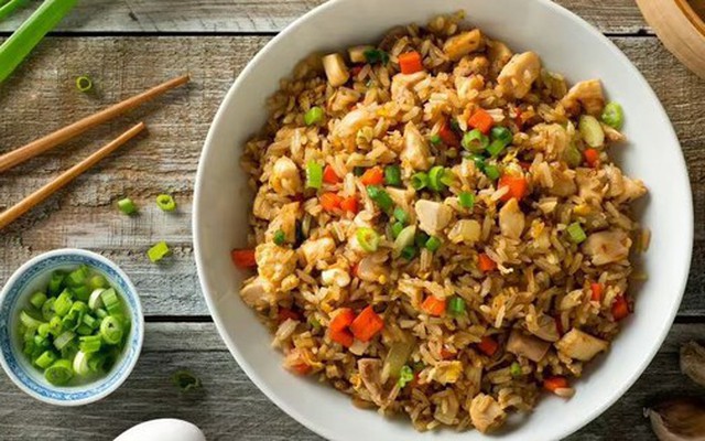 Cơm rang ngon chưa từng thấy nếu biết tận dụng 1 nguyên liệu 'thừa' này