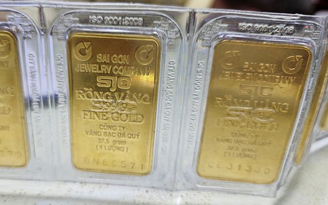 Giá vàng lập đỉnh: Năm ngoái mua 1 lượng, năm nay lãi "khủng"