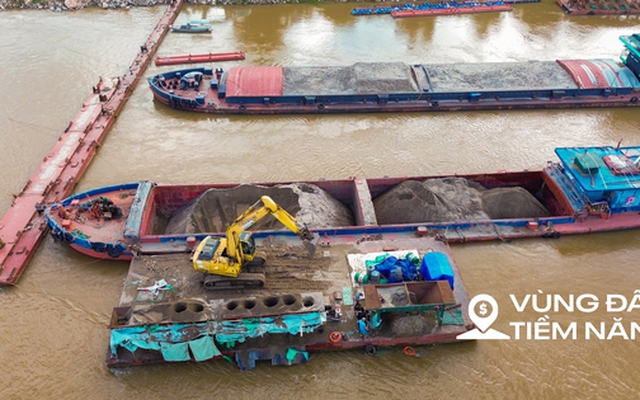 Toàn cảnh công trường xây cầu có trụ cao nhất, nhịp chính dài thứ 2 Việt Nam kết nối với dự án “nóng” bậc nhất của tỷ phú Phạm Nhật Vượng