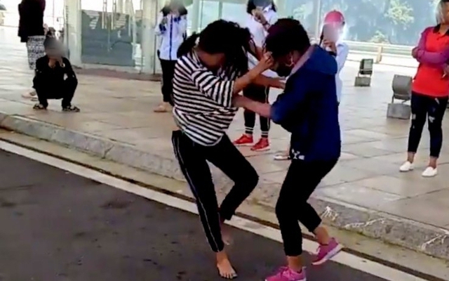 Công an Hà Nội tạm giữ hình sự 2 cô gái đánh nhau vì mâu thuẫn tình ái