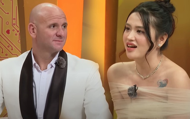 Cô gái khiến anh Tây hơn 19 tuổi lặn lội sang Việt Nam tìm gặp, đưa cả bà ngoại đi hẹn hò cùng và cái kết