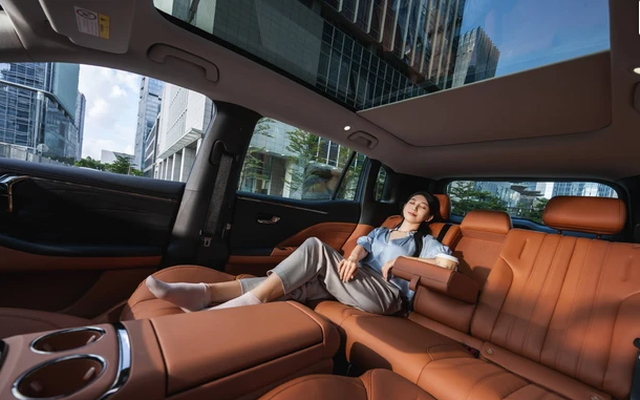 Vừa ra mắt xe điện ngang cỡ CR-V đầy pin đi 650km, sạc 15 phút đi hơn 300km, giá quy đổi chỉ từ 350 triệu đồng