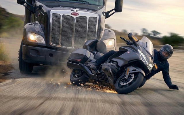 Honda gây chấn động với bằng sáng chế công nghệ tự động đánh lái giúp xe máy "né" tai nạn trong gang tấc