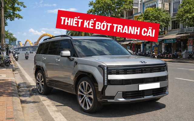 Đây có thể là Hyundai Santa Fe 2027: Phần đuôi gây tranh cãi được sửa lại, dễ có bản hybrid cắm sạc chạy 'full' 900km