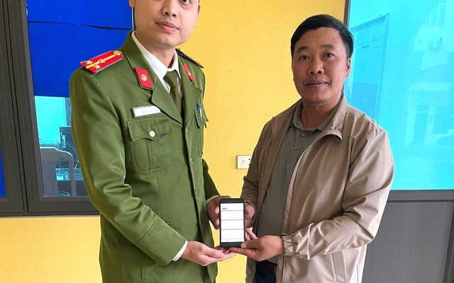 Sau khi 1 người đàn ông đến VietinBank chuyển khoản 700 triệu đồng cho thanh niên SN 2003, công an và ngân hàng phải vào cuộc gấp