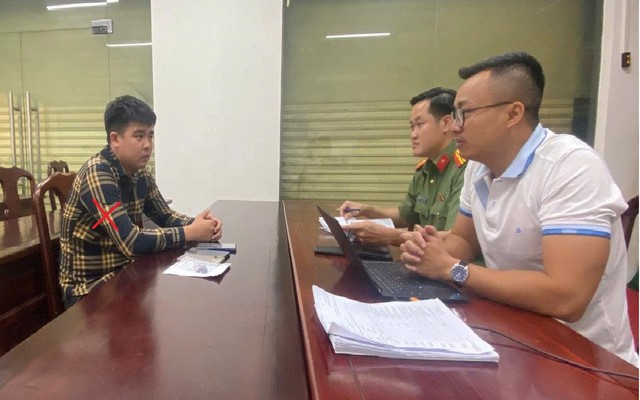 Phát hiện 100 người cùng chuyển khoản tổng cộng 1,3 tỷ đồng cho người đàn ông SN 1997, công an triển khai các biện pháp nghiệp vụ vào cuộc