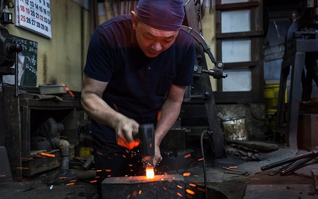 Trung Quốc nhìn hoành tráng nhưng yếu hơn tưởng tượng, Nhật Bản mà "rút phích cắm" là tụt hậu ngay 20 năm?