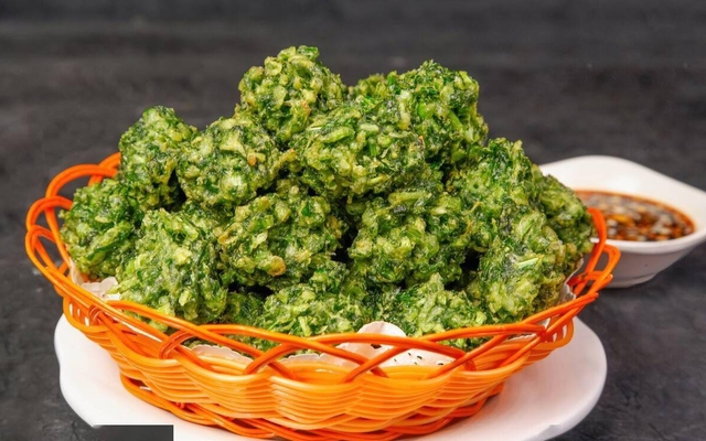 Chợ Việt đang bán đầy loại rau người Trung Quốc ví là "rau Hoàng đế": Nấu kiểu này cả nhà cùng mê