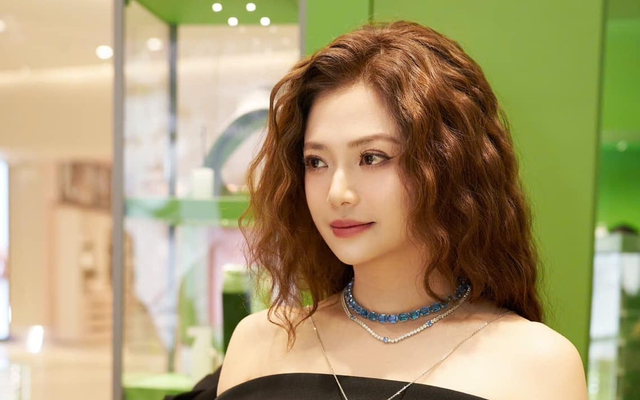 Mời ngay nữ NSƯT này vào Chị Đẹp mùa 3: U50 trẻ đẹp hết phần thiên hạ, mỗi lần đánh hông là MXH phát sốt