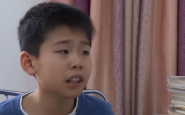 Cậu bé nhặt được bọc tiền 900 triệu đồng nhưng người mất khẳng định chỉ đánh rơi 75 triệu, cảnh sát triển khai biện pháp nghiệp vụ vào cuộc