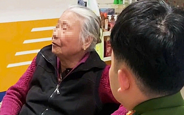 Nghe một cuộc điện thoại, cụ bà 79 tuổi suýt mất trắng 300 triệu tiền dưỡng già vì tội... buôn ma túy