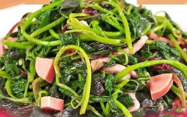 Một bát rau rẻ tiền này được ví "bằng cả thùng sữa": Người già ăn đều, xương chắc hơn, chân tay khỏe ra trông thấy