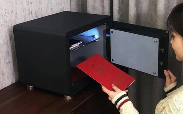 Tôi mở két sắt của gia đình và phát hiện thứ không bao giờ nên được cất ở đó