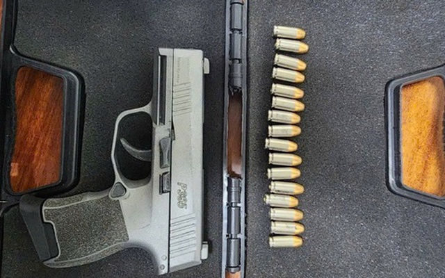 Bắt quả tang 2 đối tượng mua bán ma tuý, tàng trữ vũ khí quân dụng