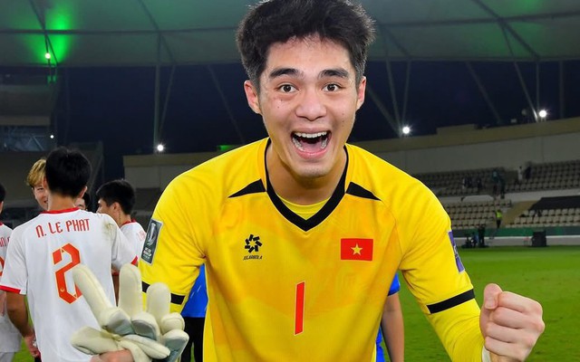 Bài đăng đầu tiên của thủ môn hotboy Trần Trung Kiên sau chiến thắng lịch sử: "Việt Nam tôi ở châu Á"