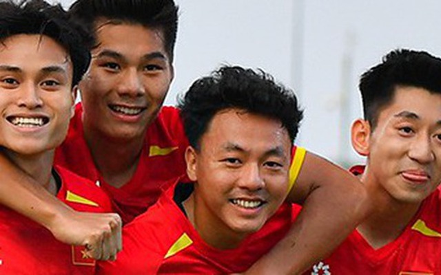 Xoay tua chiến thuật, HLV Kim Sang-sik vẫn còn "để dành" 2 cầu thủ U23 Việt Nam