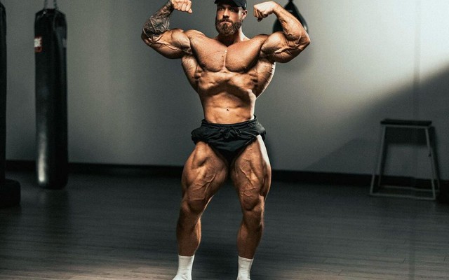 Chưa thấy "quái vật thể hình" nào sở hữu visual điển trai, body đẹp đến thế