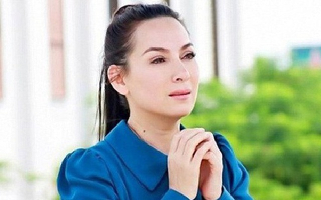 Con nuôi Phi Nhung: "Mẹ giận tới mức muốn từ mặt tôi"