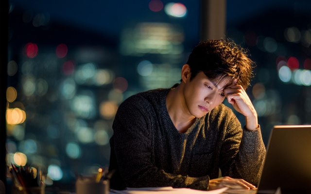 Sau tuổi 35 phải nhớ: 5 thói quen khiến bạn nghèo nhanh chóng