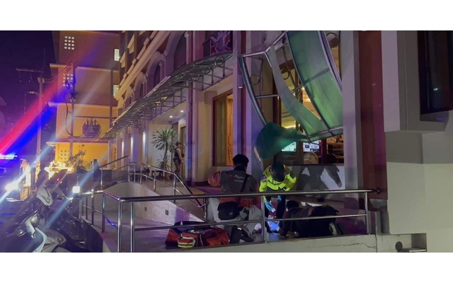 Phát hiện người đàn ông khỏa thân rơi từ tầng 7 khách sạn xuống đất