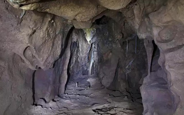 Mở cửa 1 hang động bị niêm phong suốt 40.000 năm, chuyên gia bị sốc trước những gì thấy trước mắt