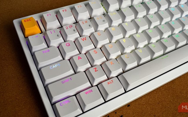 Sao bàn phím không làm thẳng hàng mà lại lệch nhau "ngứa mắt" đến vậy: Bí ẩn này đã tồn tại suốt 70 năm qua