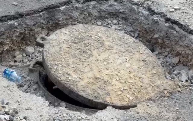 TPHCM: Hai người tử vong thương tâm dưới hố ga