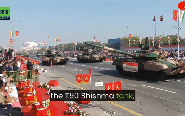 Từ BrahMos đến T-90