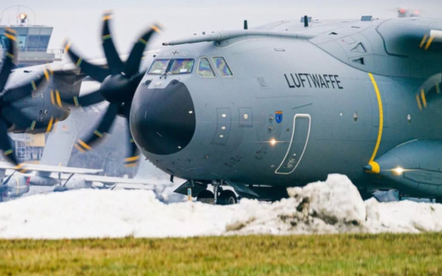 Cận cảnh binh sĩ hàng loạt nước NATO đặt chân lên Greenland