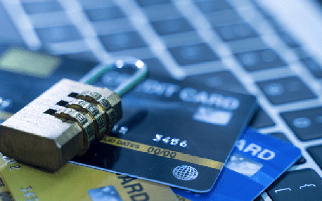 Ngân hàng sẽ áp dụng các biện pháp hạn chế, thậm chí khóa thẻ, ngừng giao dịch nếu người dùng có hành vi sau