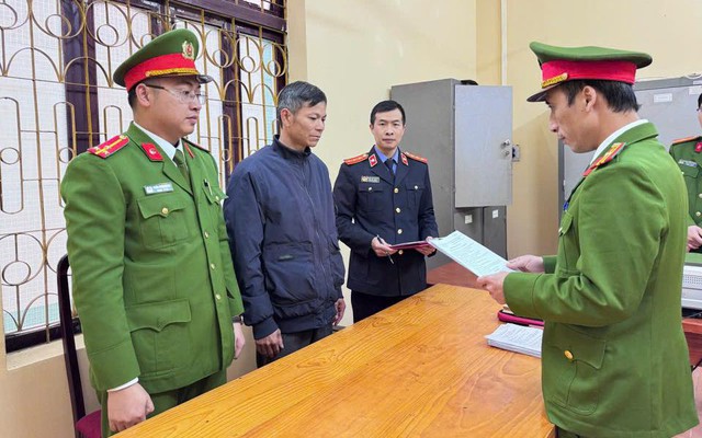 Khởi tố nguyên chủ tịch xã và kế toán Nguyễn Thị Nụ