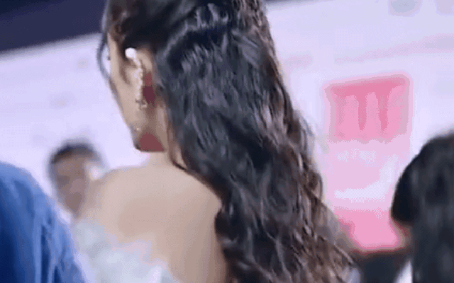 Nhìn mỹ nhân này mới hiểu thế nào là cành vàng lá ngọc: Đẹp điên đẹp khùng, đôi mắt độc nhất showbiz