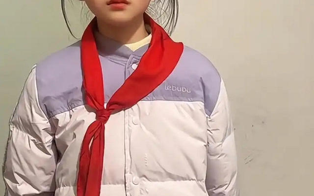 Cả đám người can ngăn 1 bà mẹ không nên đánh con, tưởng họ văn minh, ai ngờ nguyên do thực sự khiến ai nghe cũng phẫn nộ!