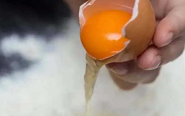 Người phụ nữ 65 tuổi tử vong sau khi ăn 1 quả trứng, nguyên nhân gây bất ngờ