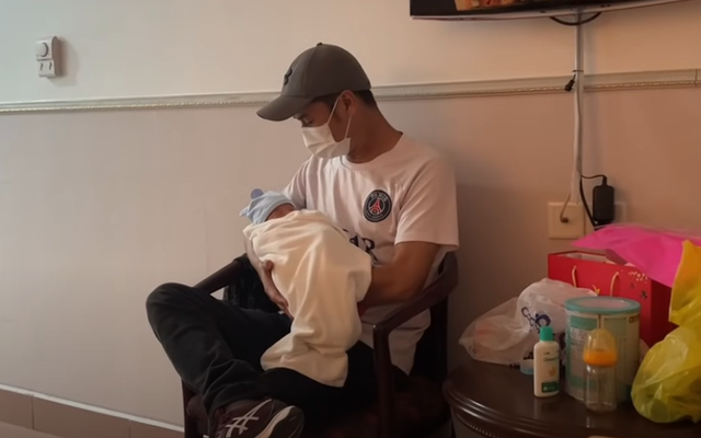 Nam diễn viên yêu thầm Việt Hương, cưới vợ kém 26 tuổi, 52 tuổi có con: Bỏ phố về quê, làm 1 nghề mưu sinh