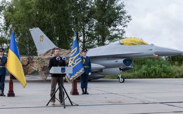 Đan Mạch đòi F-16 Ukraine để chống Mỹ lấy Greenland