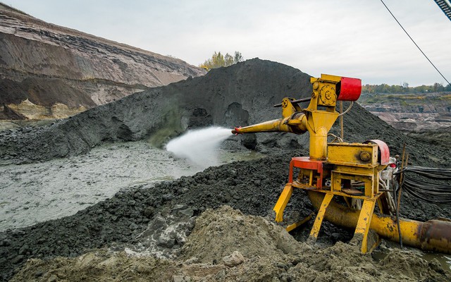 Dùng công nghệ đặc biệt, Nga đào được thứ ở độ sâu 60m dưới lòng đất: Thị trường Trung Quốc rất chuộng