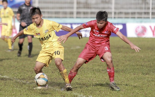 Cầu thủ xuất sắc nhất giải U13 Việt Nam bị phát hiện gian lận 2 tuổi