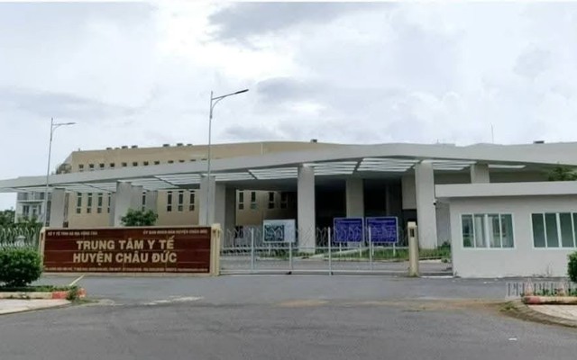 Sở Y tế TP.HCM yêu cầu làm rõ vụ sản phụ sinh con trên taxi