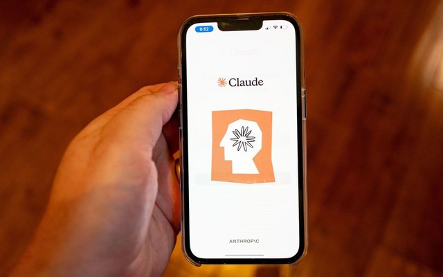 Quên cả ChatGPT, dân tình kéo nhau sang dùng AI mới đang khiến thế giới phát cuồng: Giỏi đến mức đáng sợ!