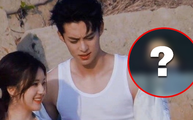 Bạn gái đi rình Vương Hạc Đệ vì sợ Triệu Lộ Tư lấn lướt?