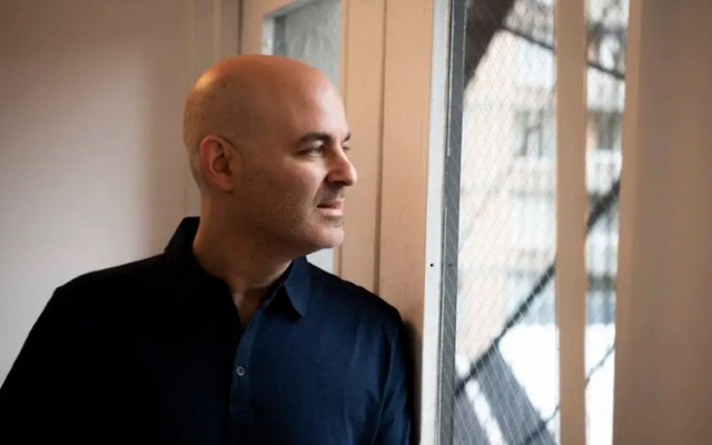 Phát hiện cựu phó chủ tịch marketing 48 tuổi của Mastercard hiện đi làm shipper