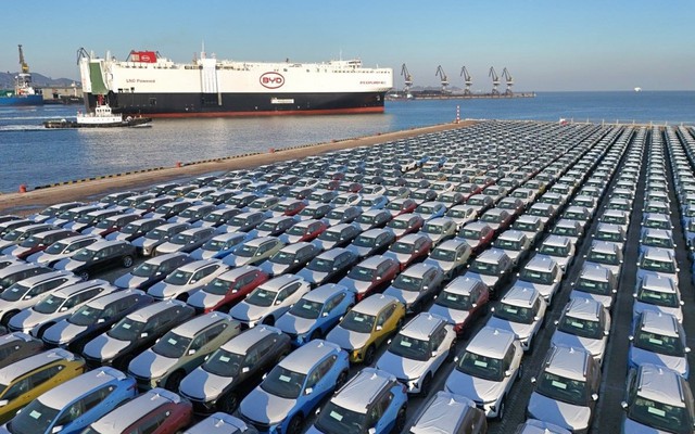 Thêm một chiến lược đáng sợ của xe điện Trung Quốc: Ngồi tại nhà ship xe đi khắp thế giới, doanh số tăng hơn 200% năm qua