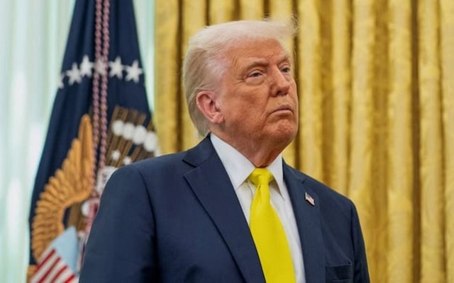 Ông Trump nói 'vết bầm mới trên tay là do dùng thuốc aspirin'