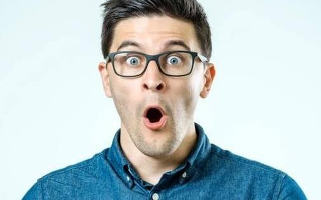 Một ngân hàng báo lãi quý 4 tăng hơn 100%, cổ phiếu lập tức "tím lịm"