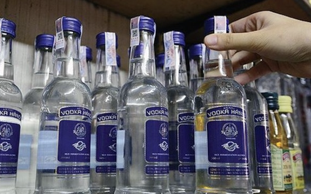 Chủ hãng rượu Vodka Hà Nội tiếp tục chìm trong lỗ nhưng kho tiền mới là điều gây chú ý