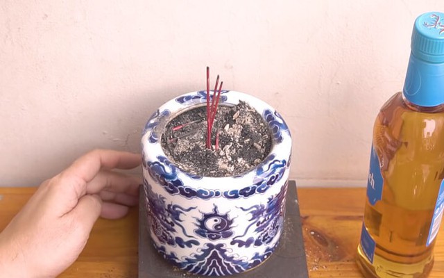 Khi nào nên tỉa chân hương: Rằm, ngày Ông Công Ông Táo hay cuối tháng? Tỉa xong để lại bao nhiêu nén?