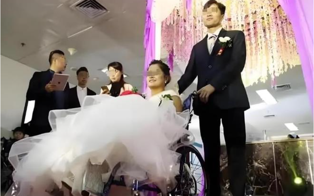 Mẹ chi gần 2 tỷ "mua rể" cho con gái khuyết tật: Chàng trai nghèo cắn răng cưới, đêm tân hôn chết lặng