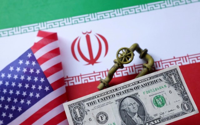 'Ngồi' trên 145 tỷ thùng dầu, quốc gia láng giềng Iran bị Mỹ kiểm soát nguồn thu từ dầu mỏ suốt hơn 20 năm qua, trên 80 tỷ USD dự trữ quốc gia đang nằm tại Fed