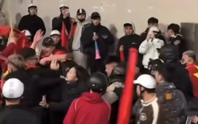 Triệu tập nhóm thanh, thiếu niên sàm sỡ cô gái, tấn công người bạn trai khi "đi bão"